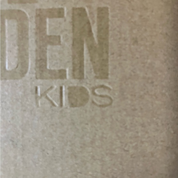 Steve Madden KIDS Tan Leather Ankle-Strap Sandals with Raffia Band - Picture 5 of 6